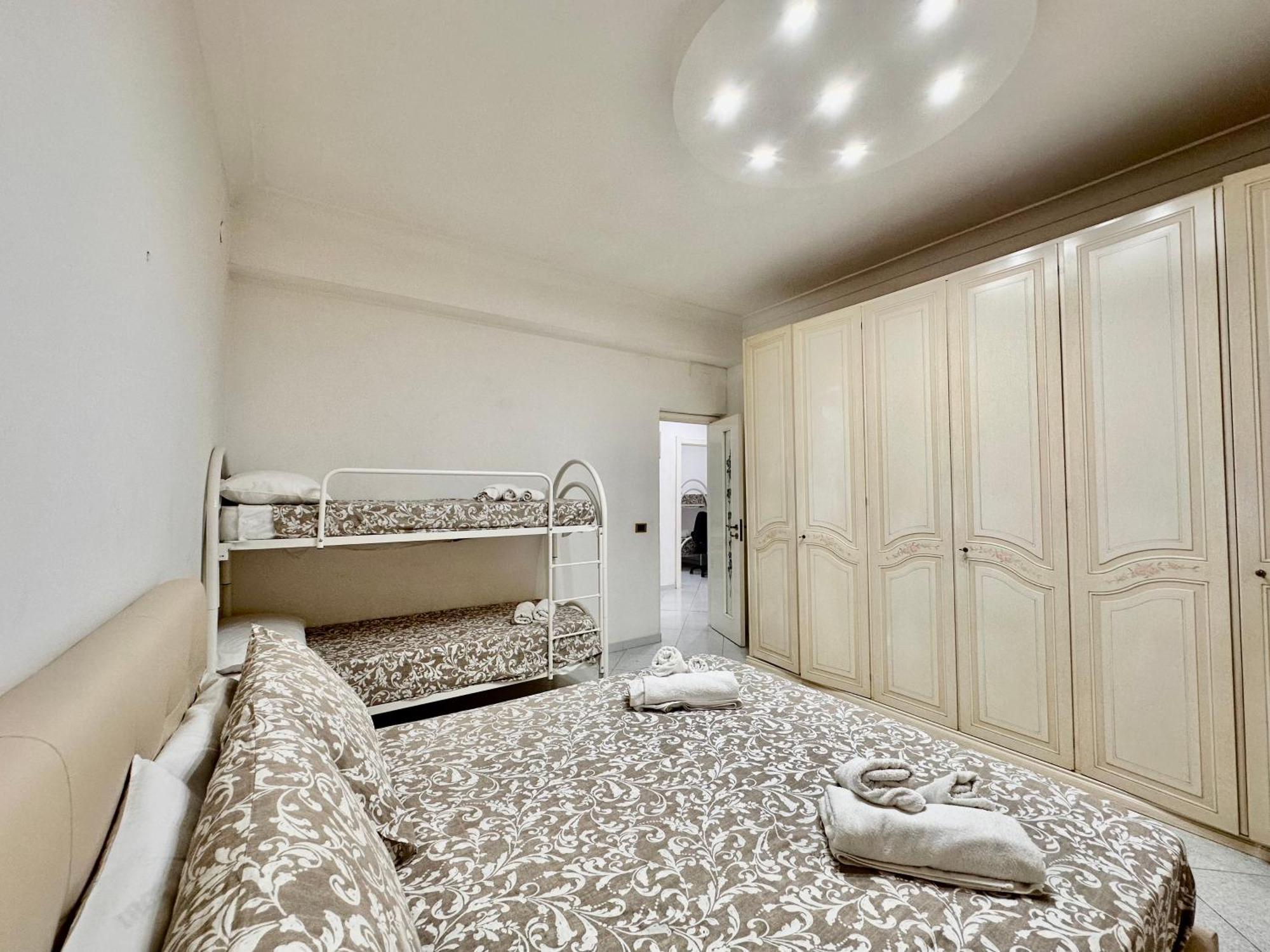Casa Vacanze Bergame Villa Наполи Екстериор снимка