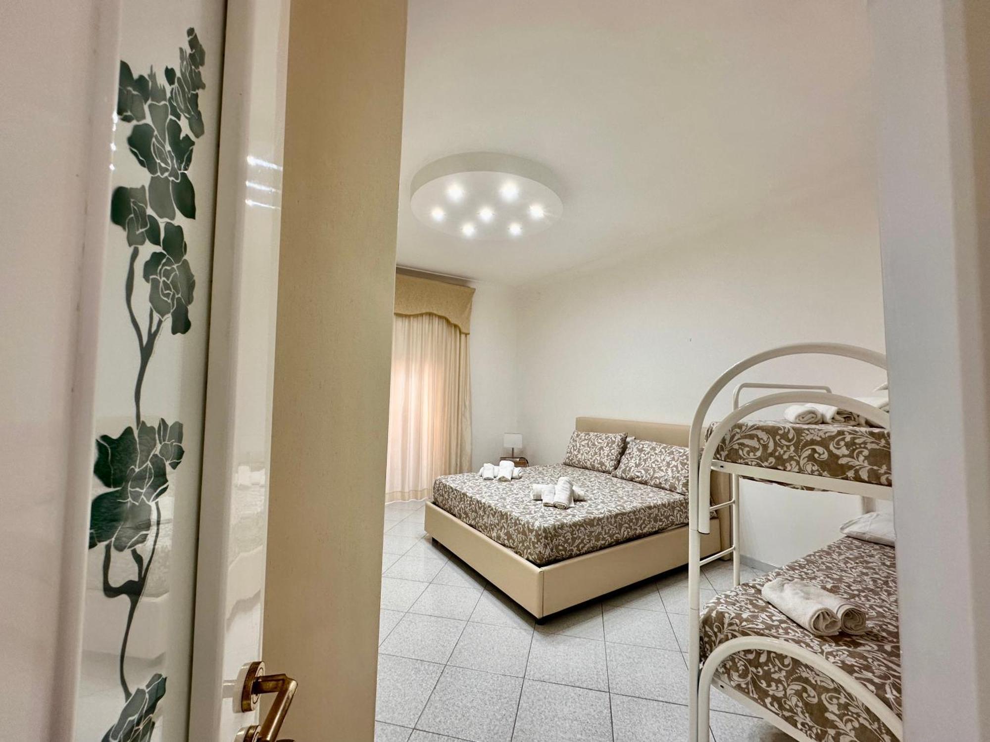 Casa Vacanze Bergame Villa Наполи Екстериор снимка